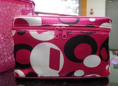 上海方振箱包制品 專業工廠定制、批發整理箱與雜物包，滿足多樣收納需求